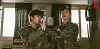 《D.P : 逃兵追缉令》结局彩蛋震撼人心，”你们明明都知情，却都选择旁观”，写实剧情刻划军中黑暗面
