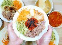 泰式、韩式、台式、中式特色凉面 还有麻婆豆腐跟日式咖哩饭