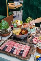 高雄美食|霜降和牛必点入口即化超软嫩/最美火锅花花世界锅物 高雄左营旗舰店聚餐首选