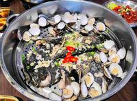 【韩鸡村】????朋月栻-宜兰小韩国村主题餐厅『韩式料理』『澎派海鲜』『大脸盆火锅霸气登场』！免费韩服体验一秒变身韩妞～
