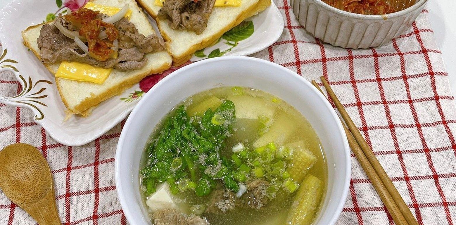 《生活牛骨汤》韩国传统料理，选用金门牛肉，无添加物、防腐剂，让大家吃到道地的韩国风味
