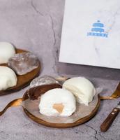 【宅配美食】云儿工坊 |网路人气好评甜点专卖店,挑战今夏最爆馅的榴槤雪莓娘 !