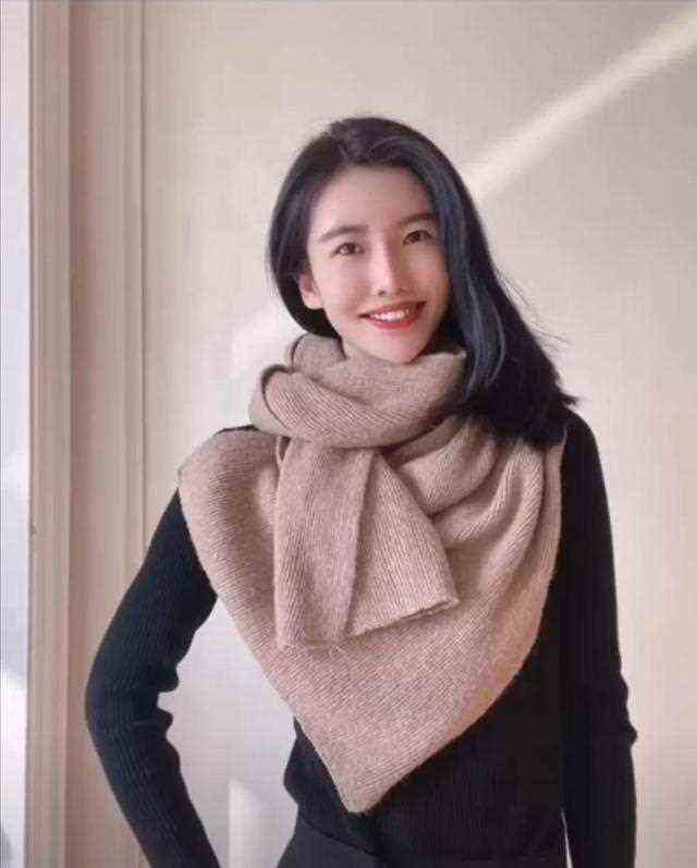 停停停，别再那么系围巾了，今天我来教你围巾的气质系法