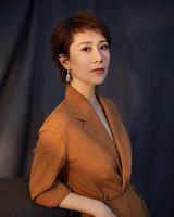 45岁海清：曾下跪表白欧豪，转身结婚生子，嫁给海归高中同学