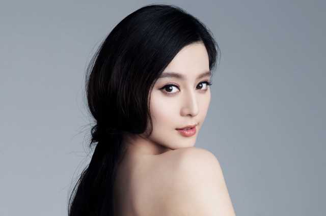 撕范冰冰没演技的金星，却在范爷拿影后送祝福！这脸打的漂亮