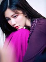 宋妍霏，独特气质的混血美女，靓丽高冷的身姿，彰显成熟魅力