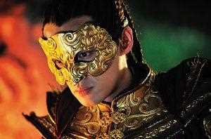 “轩辕剑”女主唐嫣偶遇胡歌，咬唇流泪不期而遇