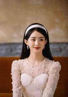 赵丽颖「透视波点裙」妥妥的童话公主！网赞新造型美回18岁
