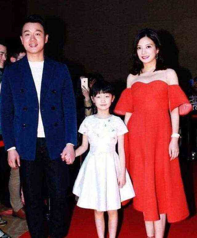 赵薇“女儿”不一样，颜值出众星味足，未来的国民女神