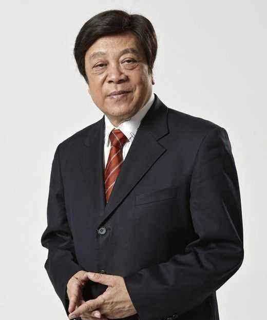 赵忠祥妻子罕见出镜，陪赵忠祥庆77岁生日，结婚51年仍恩爱