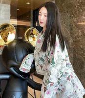 1f4f9270-a141-4e0e-9bfd-e1c67d81e033_1.jpg 杜淳老婆王灿近照曝光,肚子上有些肉,腿都和怀孕前差不多了