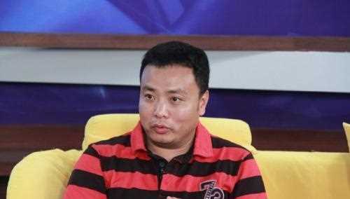 一婚闪婚闪离，二婚娶小12岁女演员，如今6岁女儿长得更像爸爸