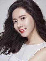 秋瓷炫，温馨迷人的知性美女，淡雅柔情的气息，如少女一般清新