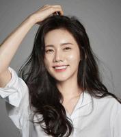 秋瓷炫，温馨迷人的知性美女，淡雅柔情的气息，如少女一般清新
