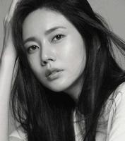 秋瓷炫，温馨迷人的知性美女，淡雅柔情的气息，如少女一般清新