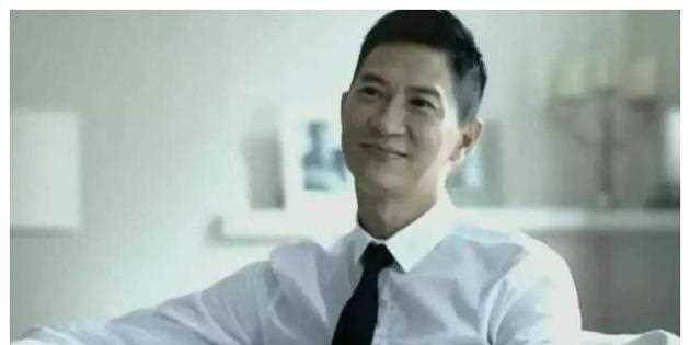 张家辉卖豪宅赚翻？小鲜肉自泼冷水给于正道歉？赌王丧礼安排确认