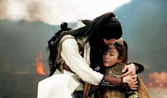 因楚乔传走红，有小吴尊之称，今将搭档杜海涛受关注