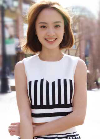 有新欢？95后小花被拍与神秘男子同回一室，曾和多位男明星传绯闻