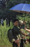 肖战新剧最新路透，不介意形象脸上抹泥，看来是下定决心转型了