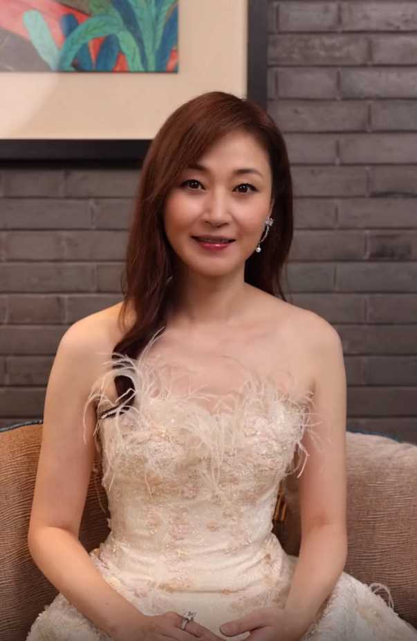 吸金力超强！50岁万绮雯内地涉足民宿生意，连直播带货也不放过