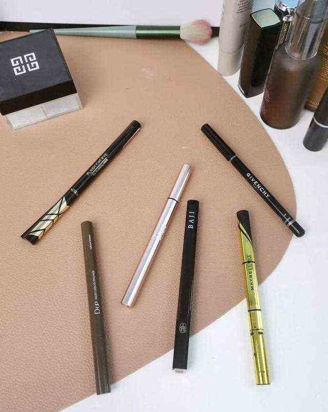 画眼线这么简单？这眼线笔泰泰泰好用