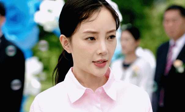 《奋斗》播出12年后：马伊琍曲折向上，李小璐蜿蜒向下