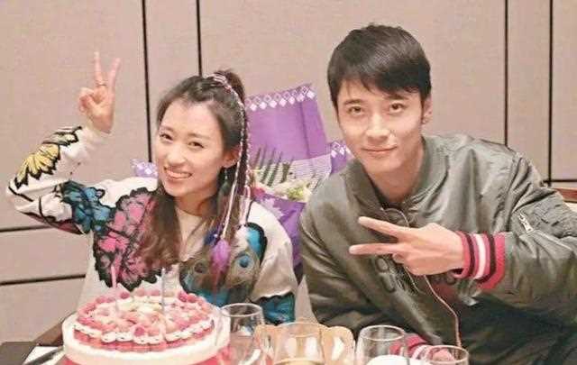 毕滢离开张丹峰体重“暴涨”，腿粗腿短被拍五五分，肚子实力抢镜