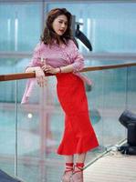 3e973b7e-e1c8-4e18-8fb9-02d8e8e7b51b_2.jpg 她成名之路堪称励志史,曾与baby暗中较劲多年,高颜值身材赞