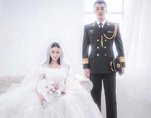 分开8年后再看张馨予才明白，她离开李晨的时候为何如此坚定