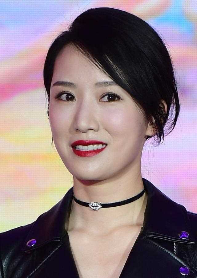 一部热播剧的演员们，各个都是影视剧学府的高材生，导演也不例外
