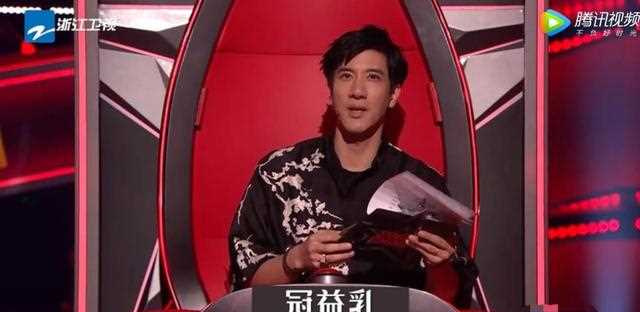 3岁开始弹钢琴，24岁登上《中国好声音》，网友：本季以来最棒