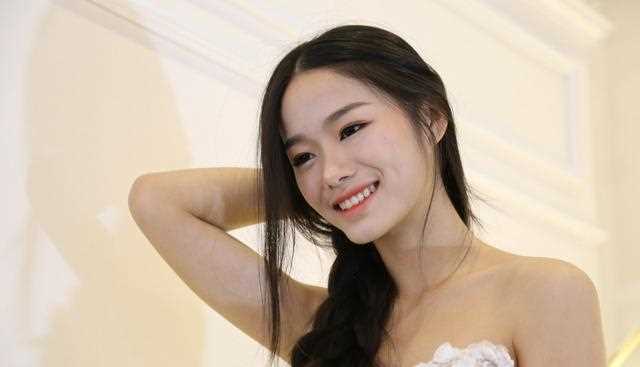 神级撞脸！19岁女孩撞脸林允舒淇而“走红”，网友：有点像金城武