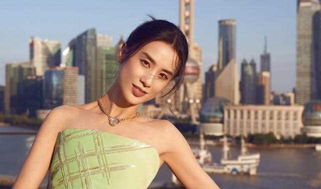 辣妈黄圣依重返娱乐圈饰演女土匪 亲子综艺缓和萌娃关系