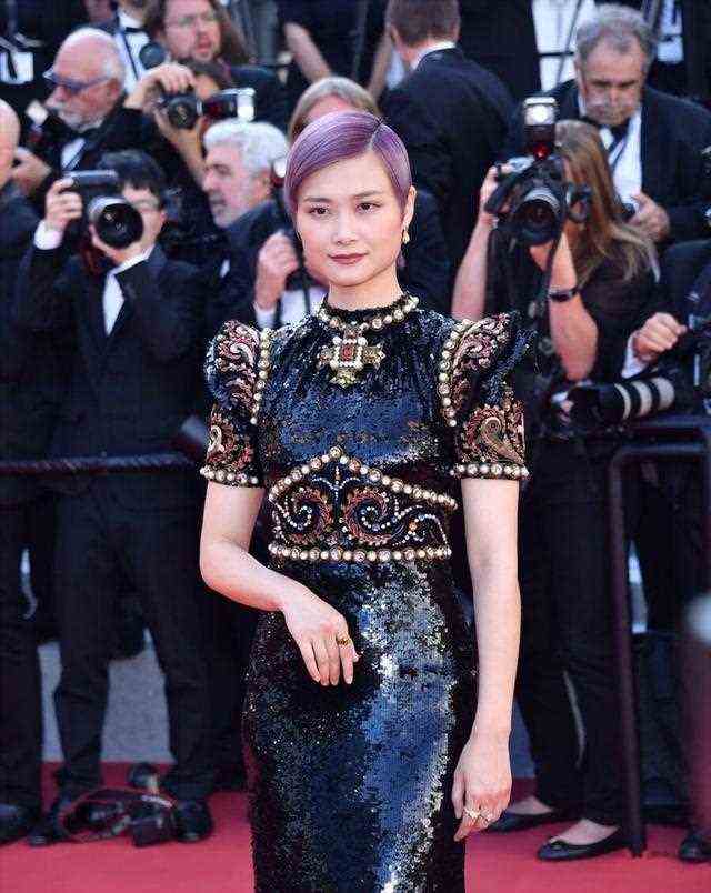 李宇春被歌耽误的演员，不但穿过裙子还演过农村小媳妇，有多土？