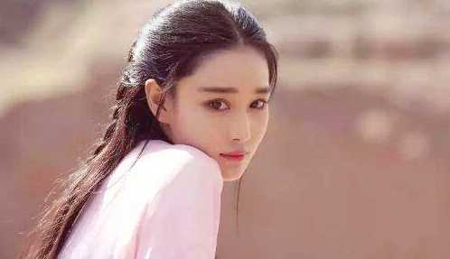 励志女神近况美好，曾3登春晚还与李谷一压轴，却因渣男备受伤害