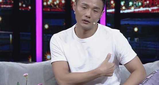 明星意外车祸盘点，李荣浩断肋骨和他们比起来真的不算什么