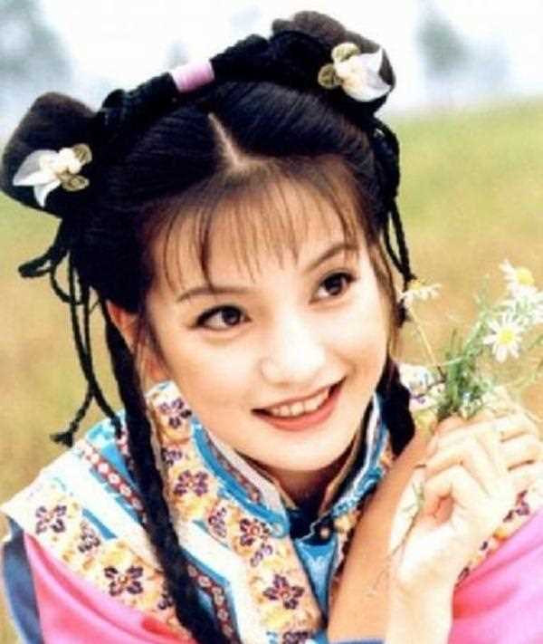 赵薇被问：当初追你的人不少，为何会与黄有龙结婚？赵薇：他很壕