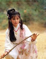 36年过去了，起底“俏黄蓉”翁美玲巅峰时期，突然自尽的前因后果