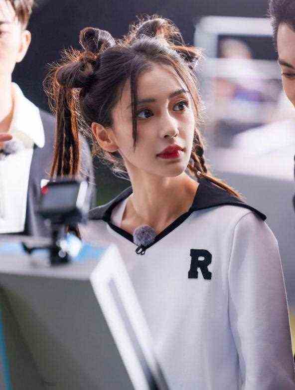 Baby又带火了一种发型叫：“蝴蝶头”，洋气减龄，潮人都纷纷跟风