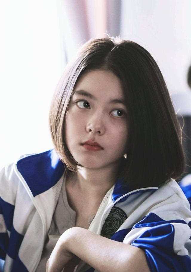 44岁的赵子琪在挣封面，18岁的赵今麦在做什么，凭什么剧组选她
