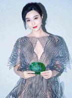 复出后的范冰冰挑战“透视装”，姣好的身材也是从来不遮遮掩掩