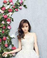 39岁李小璐离婚后暴瘦眼神空洞与娱乐圈渐行渐远再难翻身可惜了 39岁李小璐离婚后暴瘦眼神空洞与娱乐圈渐行渐远再难翻身可惜了