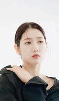 朴信惠，实力派美女演员，女主专业户，知性优雅的气质，美爆啦