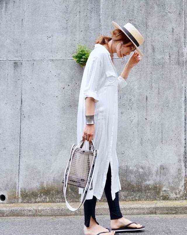 奇怪，夏天居然流行起了“长裙+长裤”搭配，别说，还挺洋气时髦