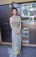 王姬女儿高丽雯出席品牌代言，网友：美人胚子，基因强大