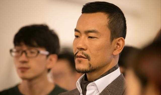 多年精湛演绎无人知，被称为金牌绿草，廖凡的成功之路究竟有多难