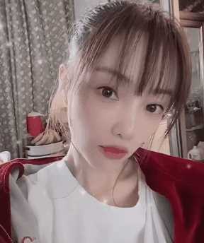 李小璐拍视频，切换特效和前夫成“双胞胎”，网友直呼别带偏甜馨