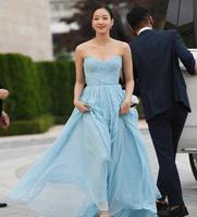 这“低胸装”好惹眼！韩女星这次走红毯终于不寒酸了，S身材抢镜