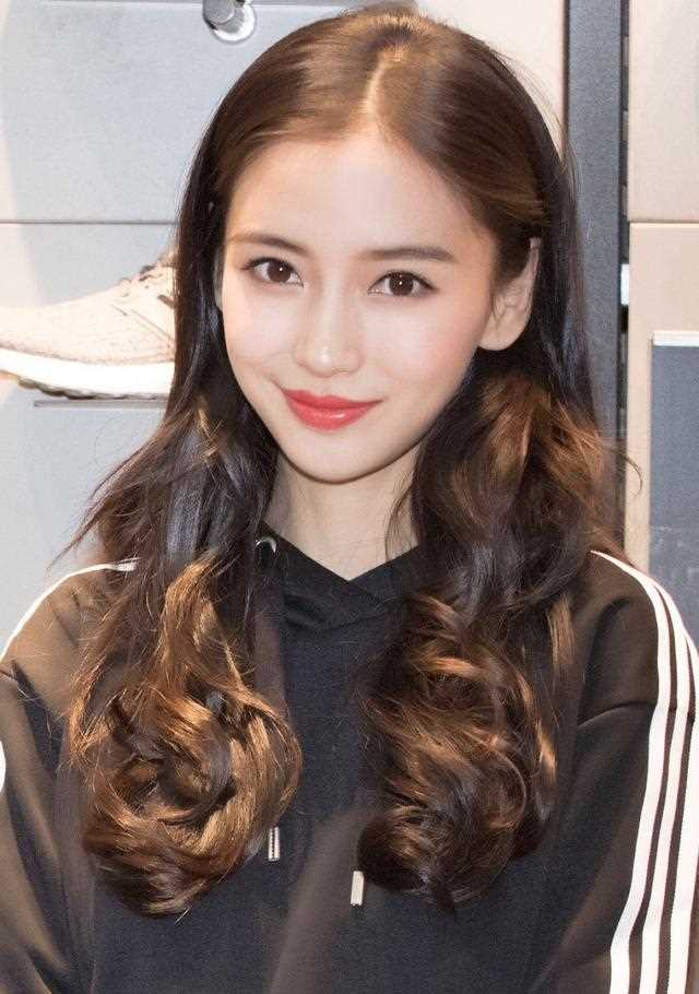 从一番女主到五番女配，是黄晓明的“放手”？杨颖的问题不止这些