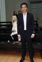 宋仲基、许魏洲同样是大衣搭配，潘玮柏却穿出了155cm即视感